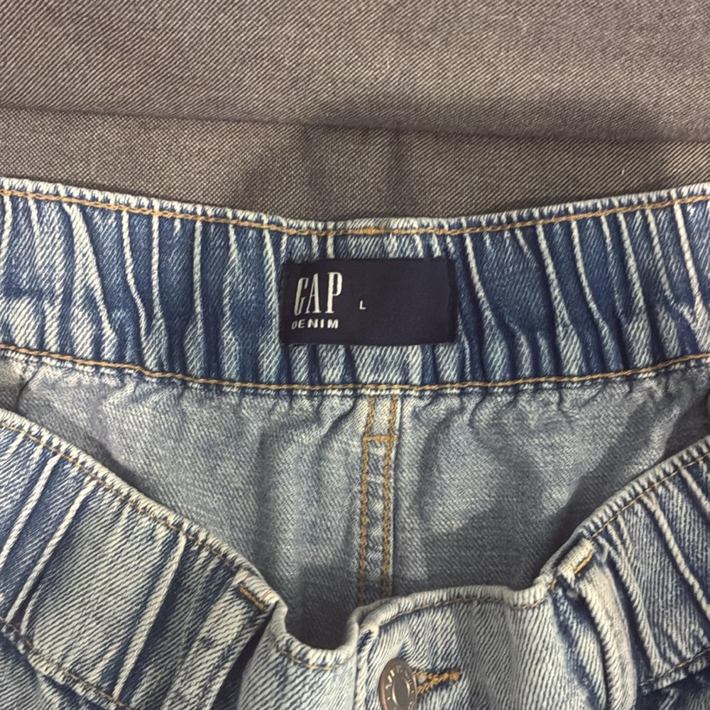 GAP Light Blue Denim Jean Shorts - Picture 2 of 3